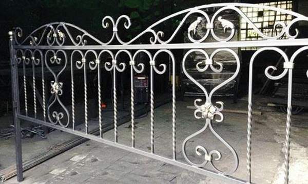 Кованая оградка №53 - изготовим по вашим размерам