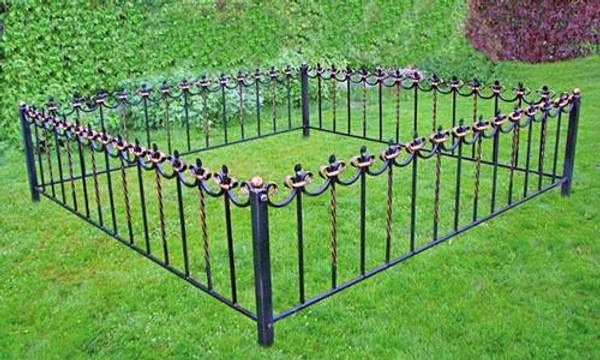 Кованая оградка №55 - изготовим по вашим размерам