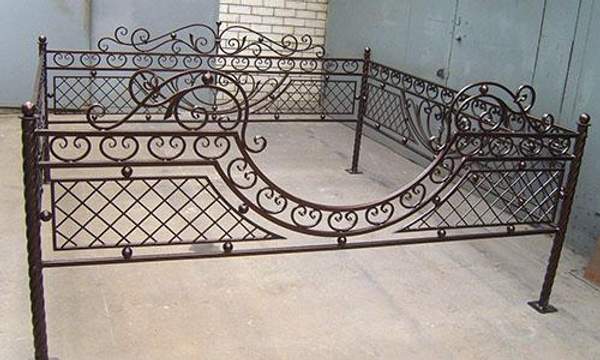 Кованая оградка №57 - изготовим по вашим размерам