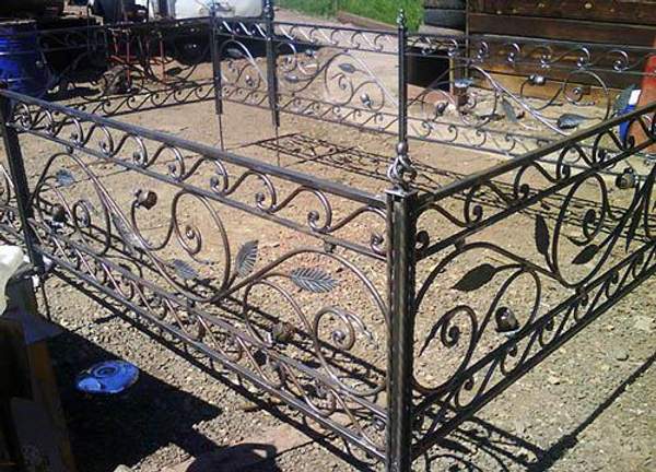 Кованая оградка №63 - изготовим по вашим размерам