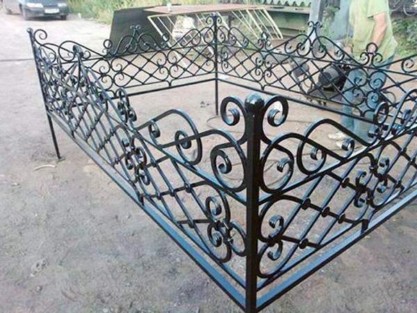 Кованая оградка №79 - изготовим по вашим размерам