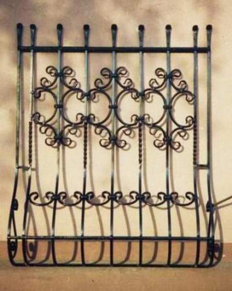 Кованая решетка 004