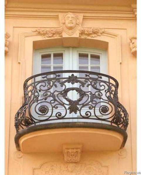 Кованый французский балкон