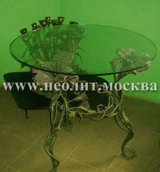 Кованый журнальный столик