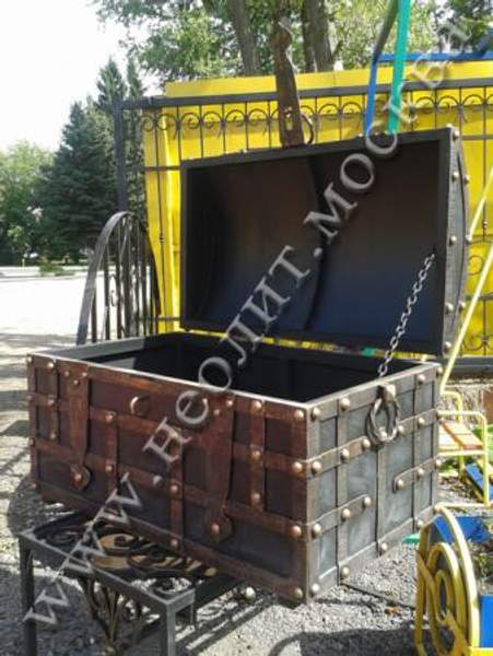 Кованный сундук