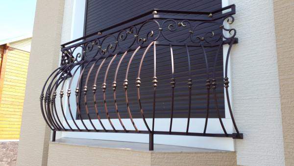 Кованые балконы и ограждения