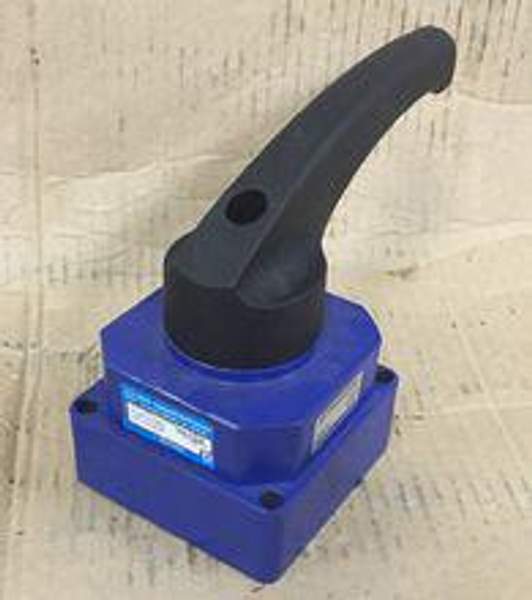 Крановый пневмораспределитель В 74-21М