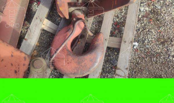 Крюковая подвеска (гак) башенного крана погрузчика