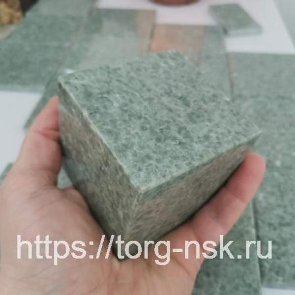 Кубик из камня жадеит полированный