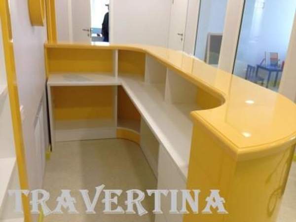 Кухонные столешницы из искусственного камня с влитой мойкой.