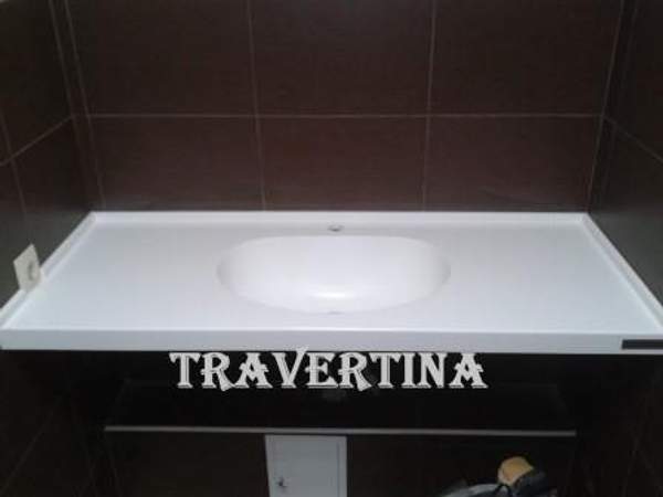 Кухонные столы из искусственного камня