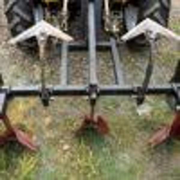 Культиватор-окучник Уралец