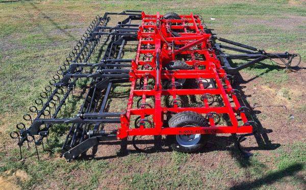 Культиватор предпосевной КПУ-8ПГ Складной под 160-180 л.с. 1 каток 2 ряда боронок