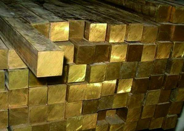 Квадрат бронзовый 15х15 мм БрБ2 (CuBe2Ni(Co)) ГОСТ 15835-2013