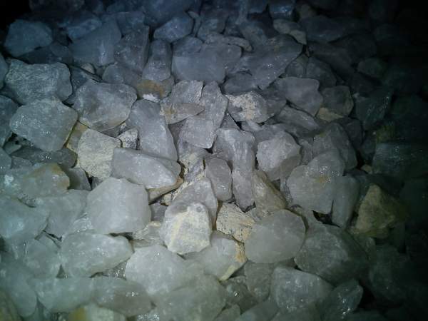 Кварцевый песок (дробленый кварц) фракция 10-20