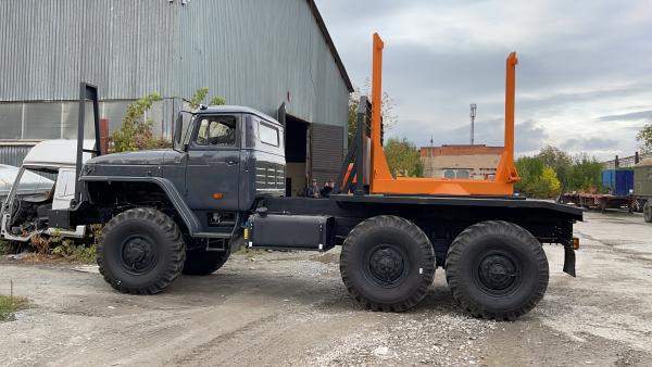 Лесовоз на базе Урал ЯМЗ-236НЕ2 в наличии