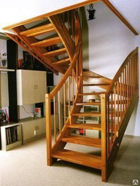 Лестница деревянная на второй этаж