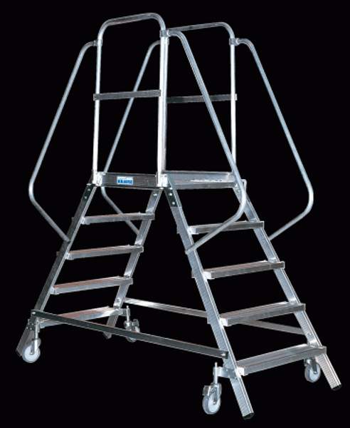 Лестница с платформой, передвижная, двусторонняя. Переходной мостик