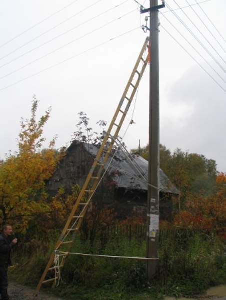 Лестница составная на опоры, лестница выдвижная, лестница раздвижная, лестница на опоры ВЛ. Лестницы к столбам.