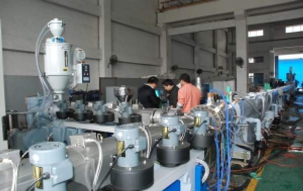 Линия для производства трехслойных труб армированных стекловолокном."fiber PPR-GF»