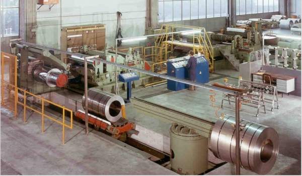 Линия поперчной резки рулонов нержавеющей стали SACMA 1550 мм. x 3 мм.