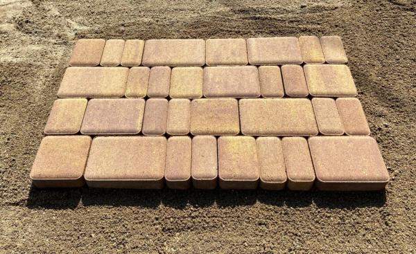 Листопад в красно-жёлтых тонах