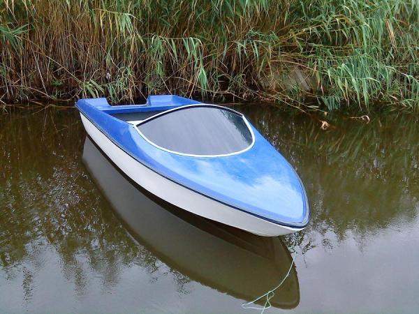 Лодка пластиковая, моторная Касатка-460. Россия