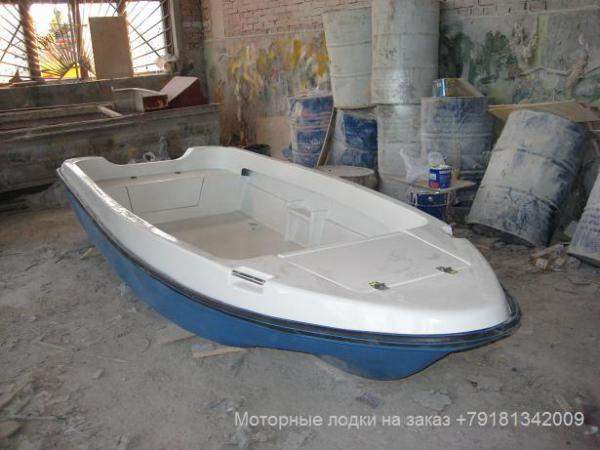 Лодка российская, пластиковая Лиман-430
