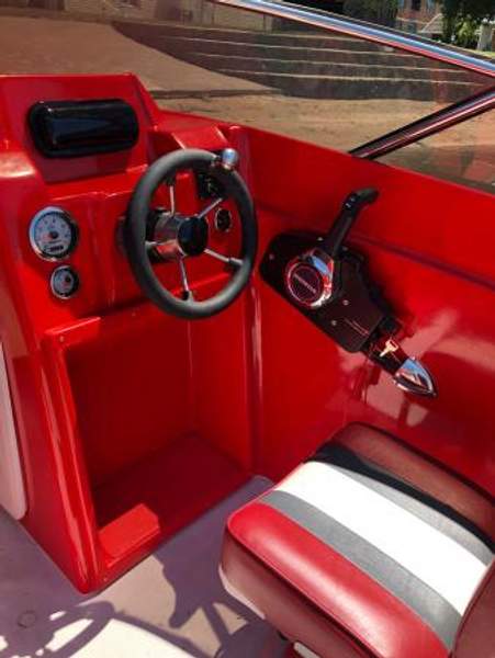 Лодка спортивная Касчатка-700 спорт. Пластиковая.