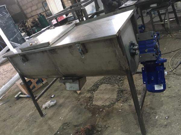 Лопастной смеситель. Смеситель зерна. Горизонтальный смеситель