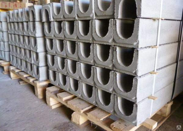 Лоток водоотводный бетонный DN300 h=360 кл D400 с вертикальным водосливом