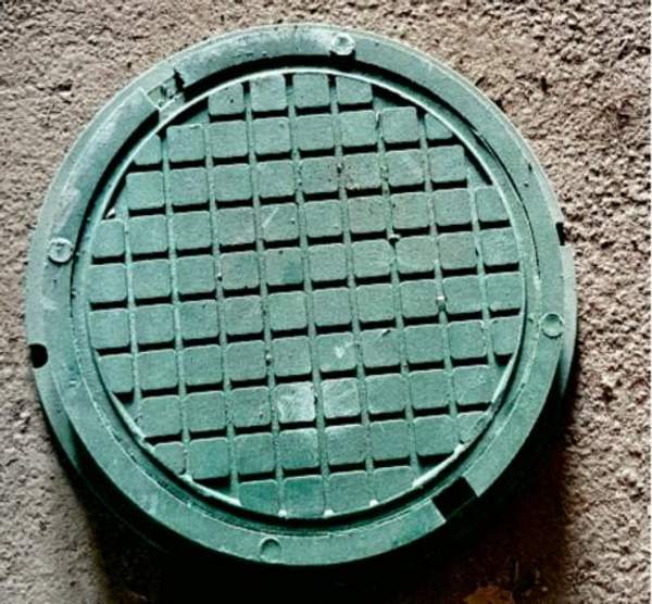 Люк полимерно-песчаный малый круглый садовый Д-450 - зеленый