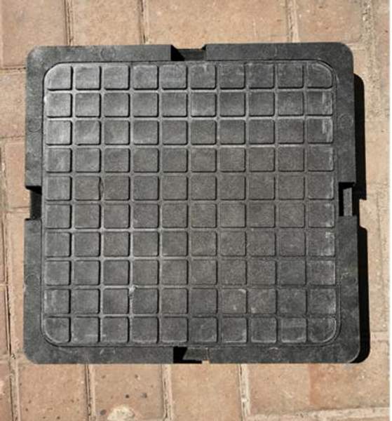 Люк полимерно-песчаный малый квадратный - черный