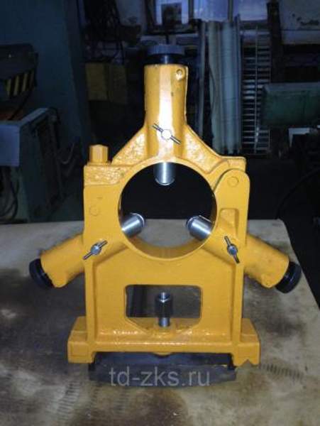 Люнет неподвижный 1М63 (ф20-150 мм) роликовый.