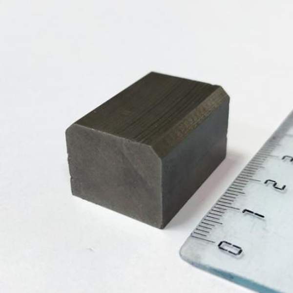 Магнит пластина 27x20x16/14мм. , N52 (без покрытия)