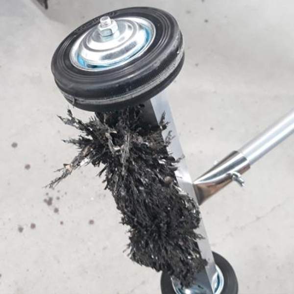 Магнитный сборщик на колесах - 330 мм.