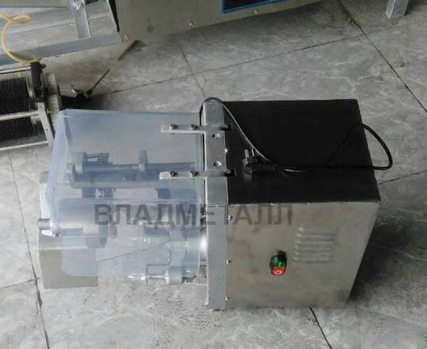 Машина чистки резки на дольки яблок