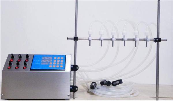 Машина для розлива жидкостей 6 сопел