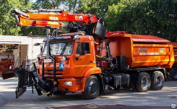 Машина дорожная КДМ-650-05 с манипулятором