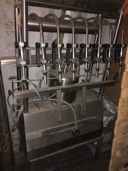 Машина розлива спокойных жидкостей (Германия)