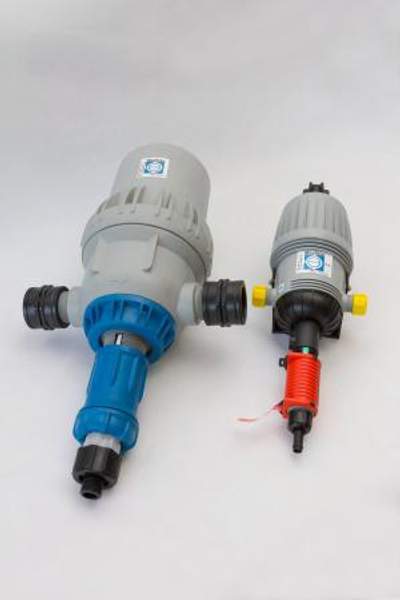 Медикаторы (дозирующие насосы) для птицеводства, животноводства