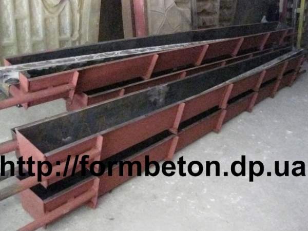 Металлическая форма столба для забора на 4 секции