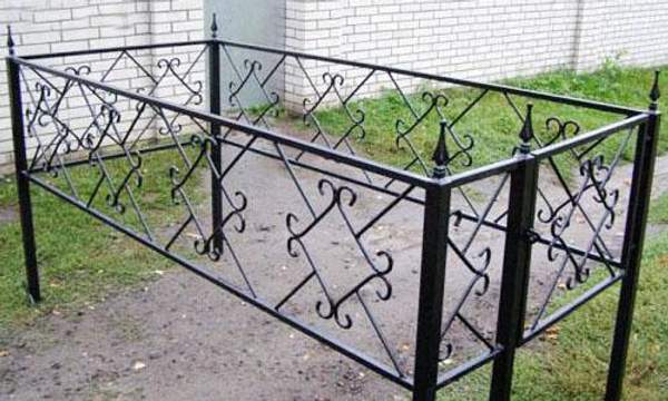 Металлическая оградка №90 - изготовим по вашим размерам