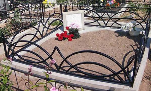 Металлическая оградка №91 - изготовим по вашим размерам