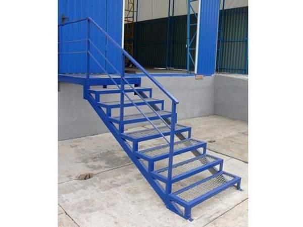 Металлическое крыльцо для дома - делаем "под ключ"