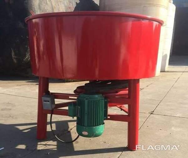 Миксер CCG M-100 предназначен для приготовления (перемешивания) кон-систенции из резиновой крошки (либо EPDM гранул), клеевого состава на основе полиуретана и пигмента (красителя) с целью получения рабочей смеси для укладки бесшовного резинового покр