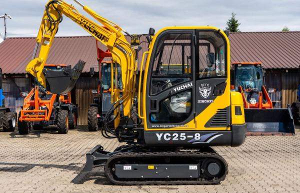 Мини экскаватор YUCHAI YC 25-8