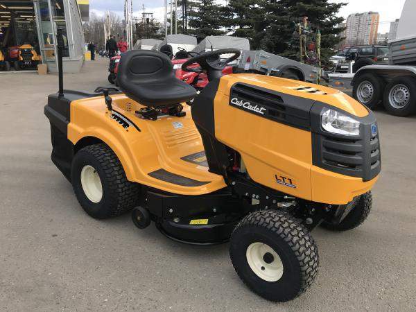 Минитрактор садовый Cub Cadet LT1 NR92