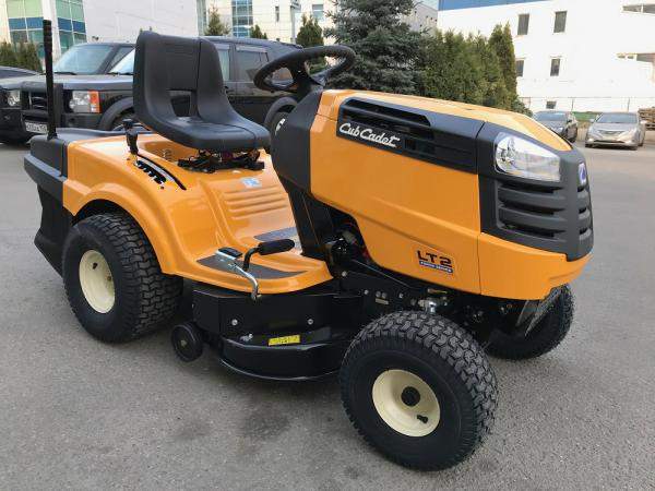 Минитрактор садовый Cub Cadet LT2 NR92