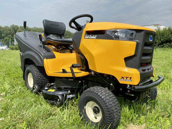Минитрактор садовый Cub Cadet XT1 OR106